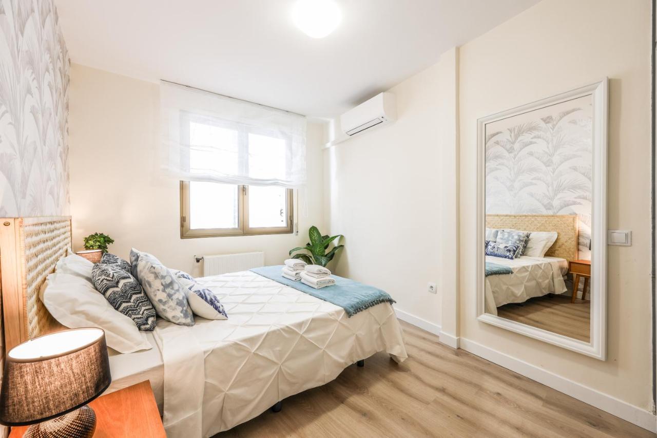 Tirso De Molina Apartment Мадрид Екстериор снимка