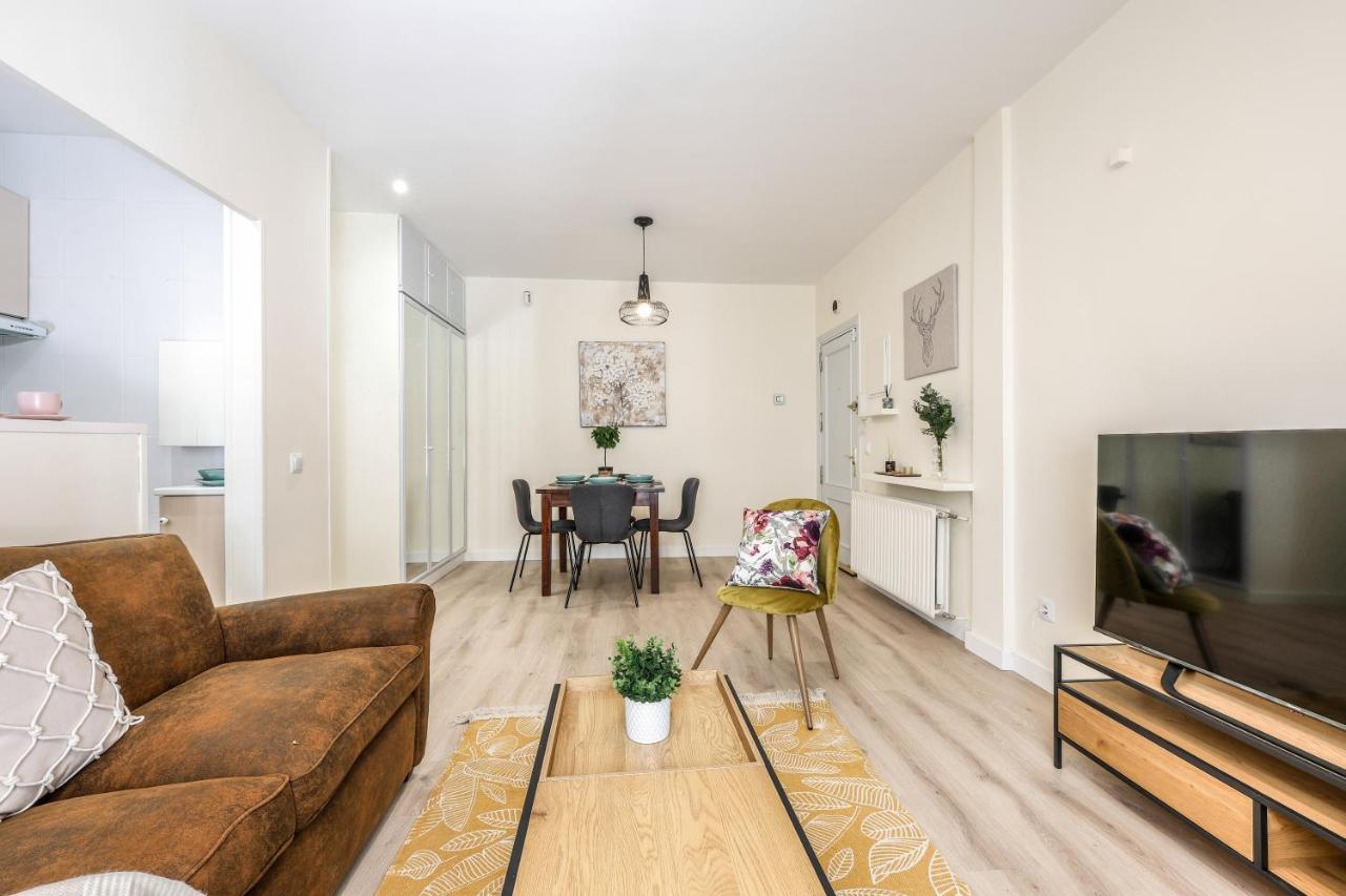 Tirso De Molina Apartment Мадрид Екстериор снимка